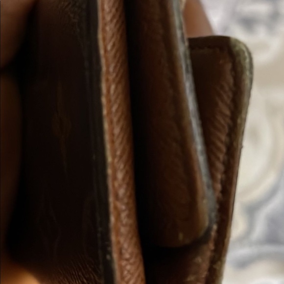 Louis Vuttion key wallet used in fair condition - Picture 4 of 9
